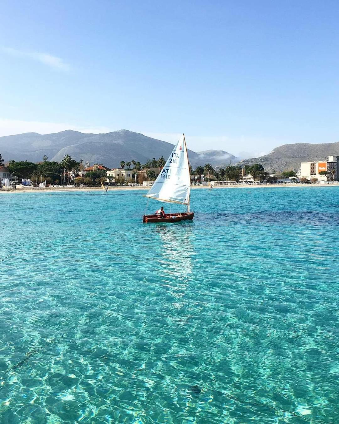 Mondello Felix - Appartamenti In Villa A 600M Dal Mare Exterior foto