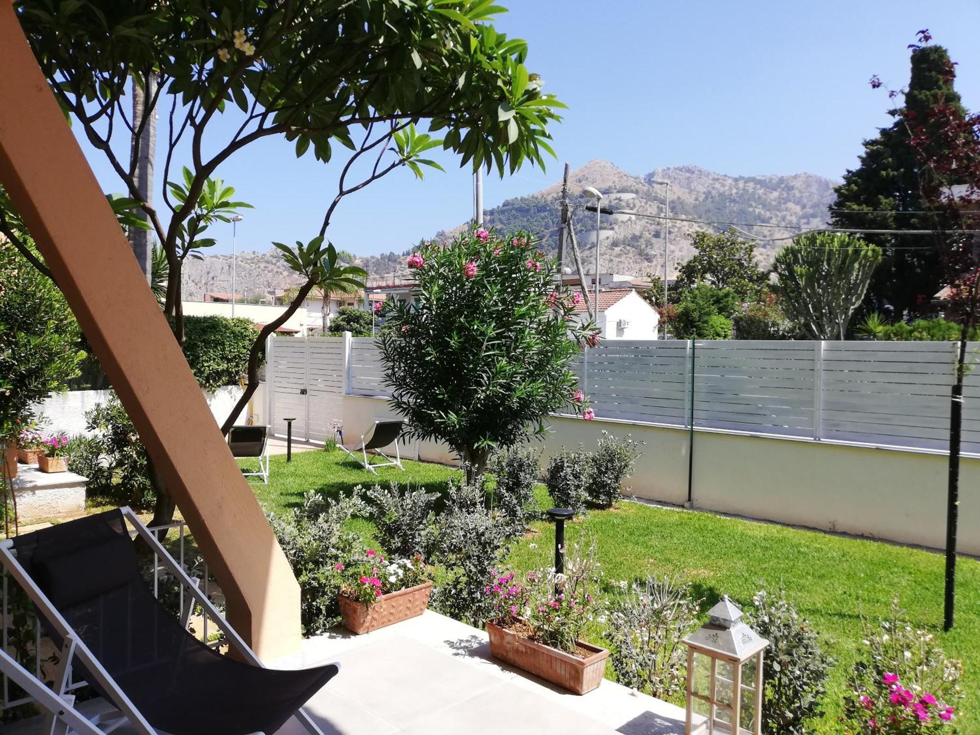 Mondello Felix - Appartamenti In Villa A 600M Dal Mare Exterior foto